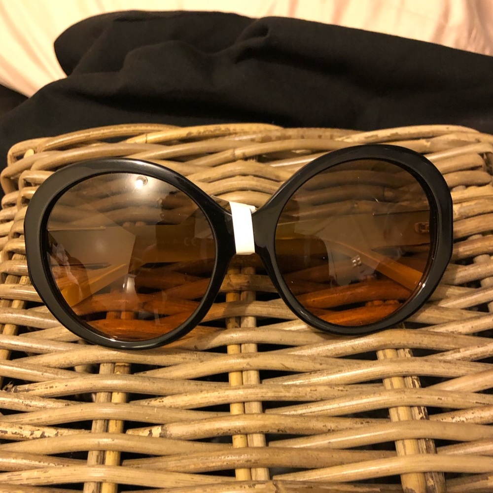 ✨New” Gorgeous Tory Burch” Round sunglasse…